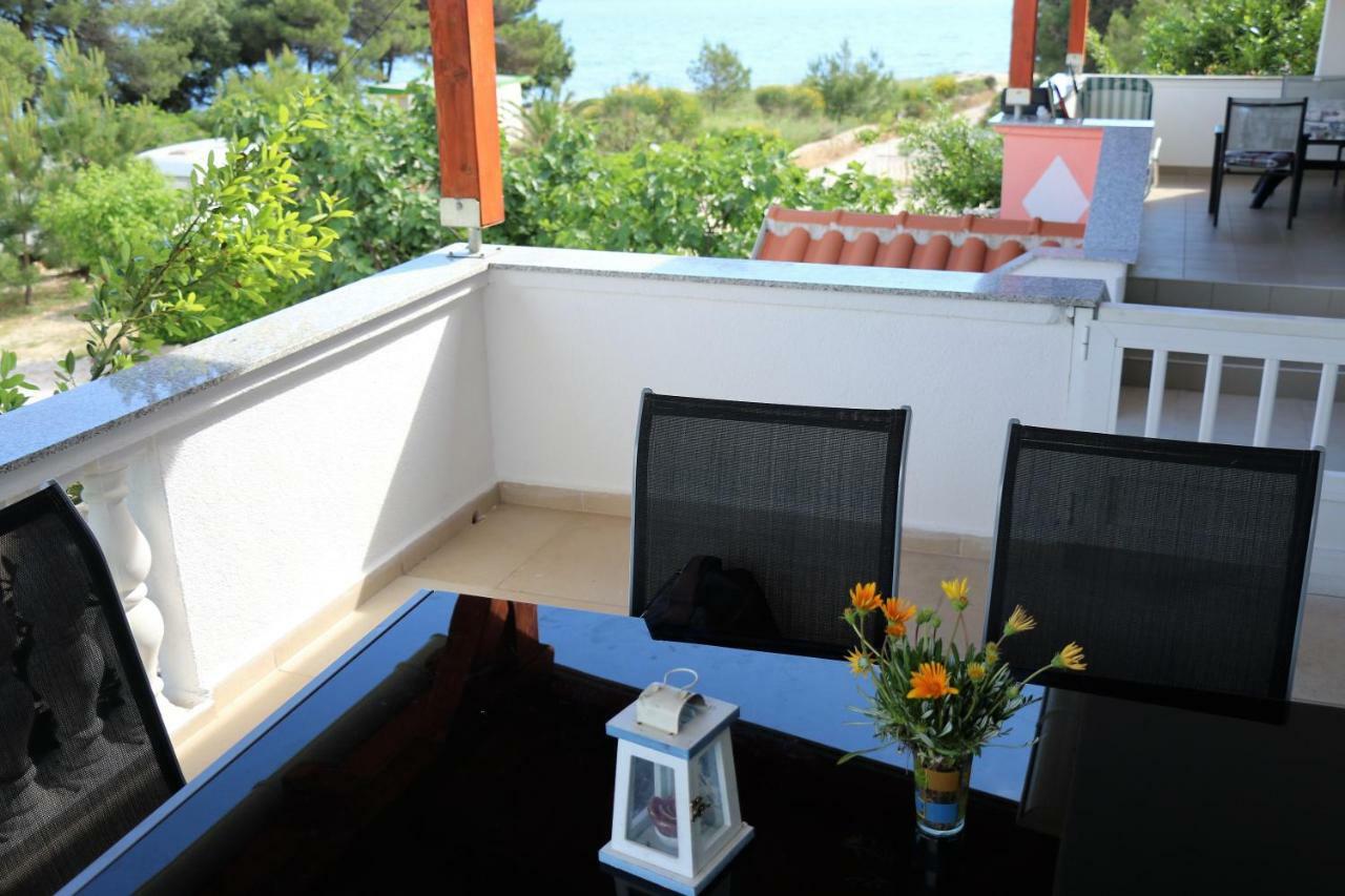 Apartments Vir Delfin Kültér fotó