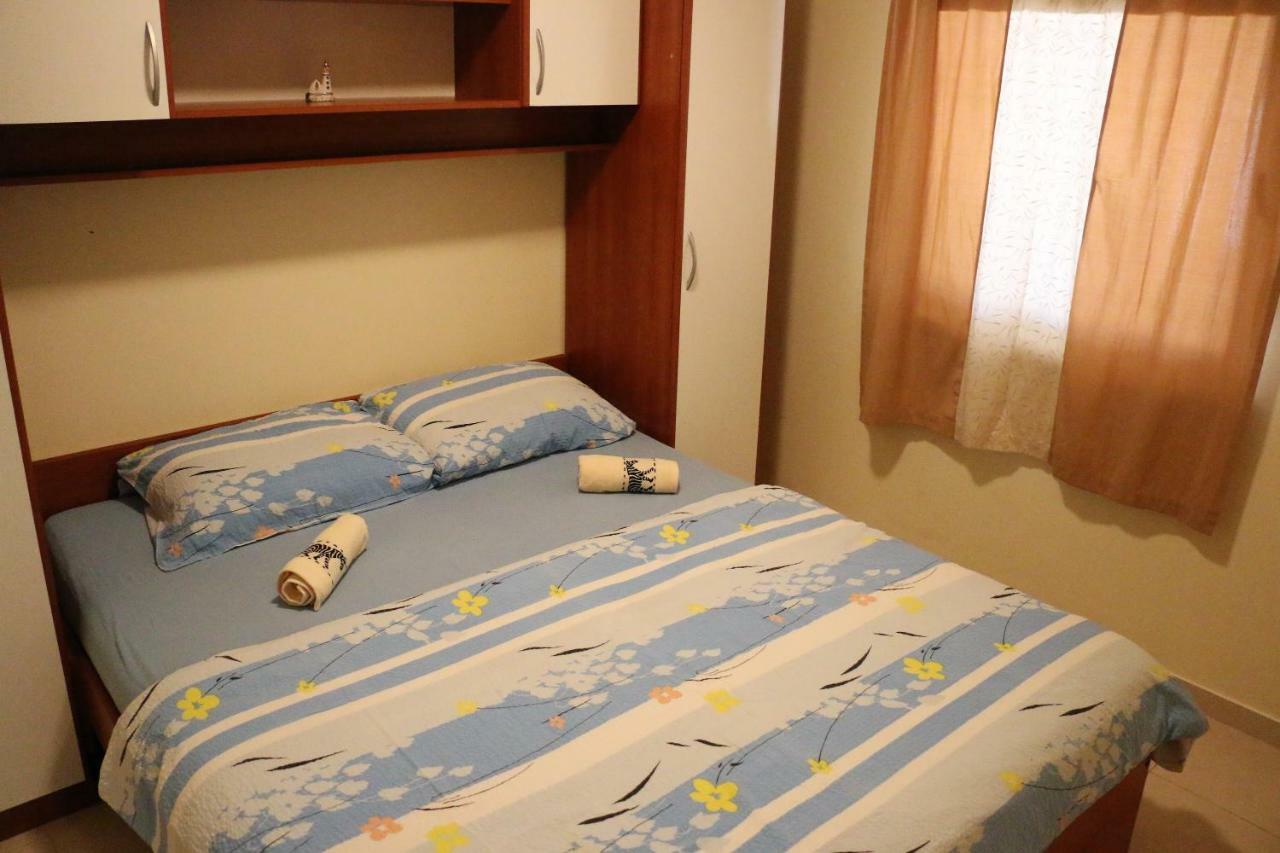Apartments Vir Delfin Kültér fotó