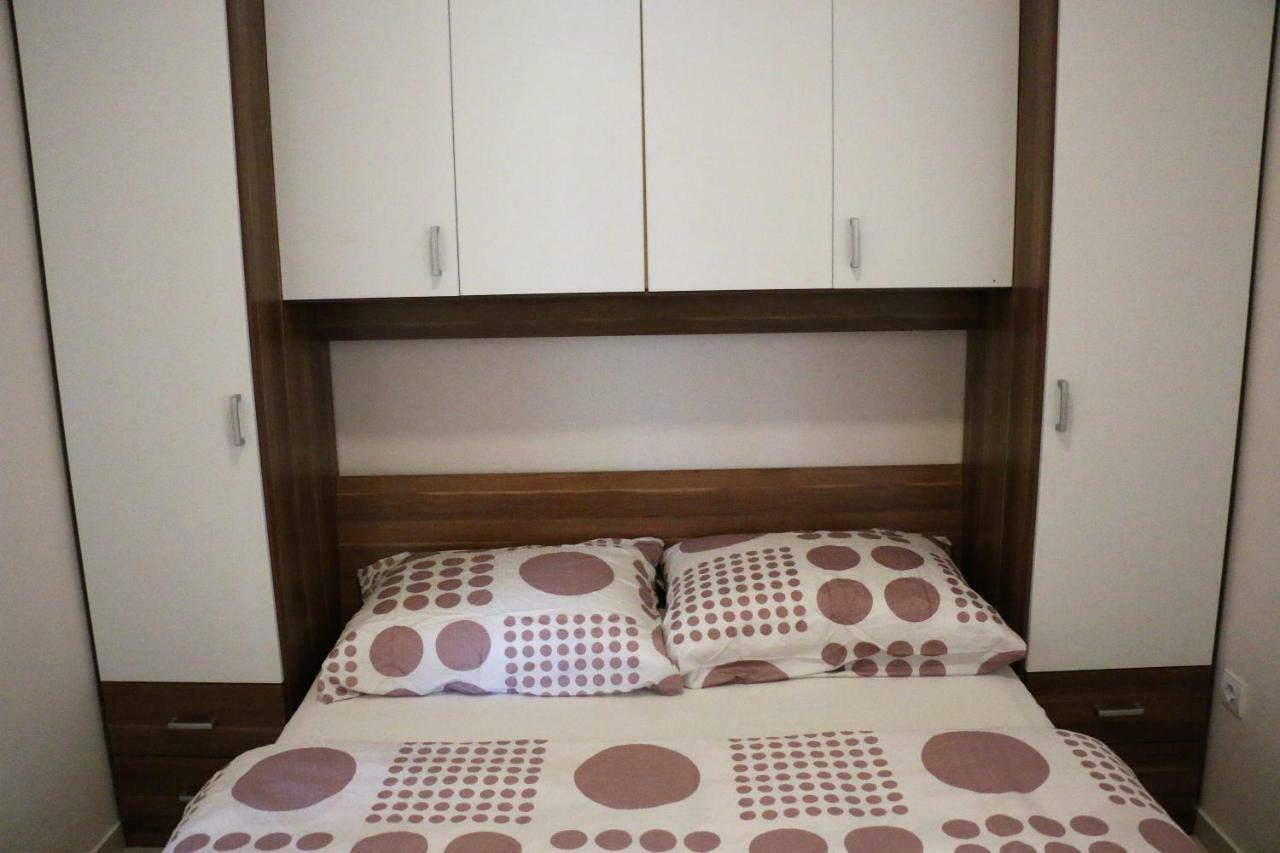 Apartments Vir Delfin Kültér fotó