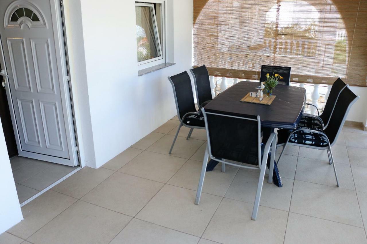 Apartments Vir Delfin Kültér fotó